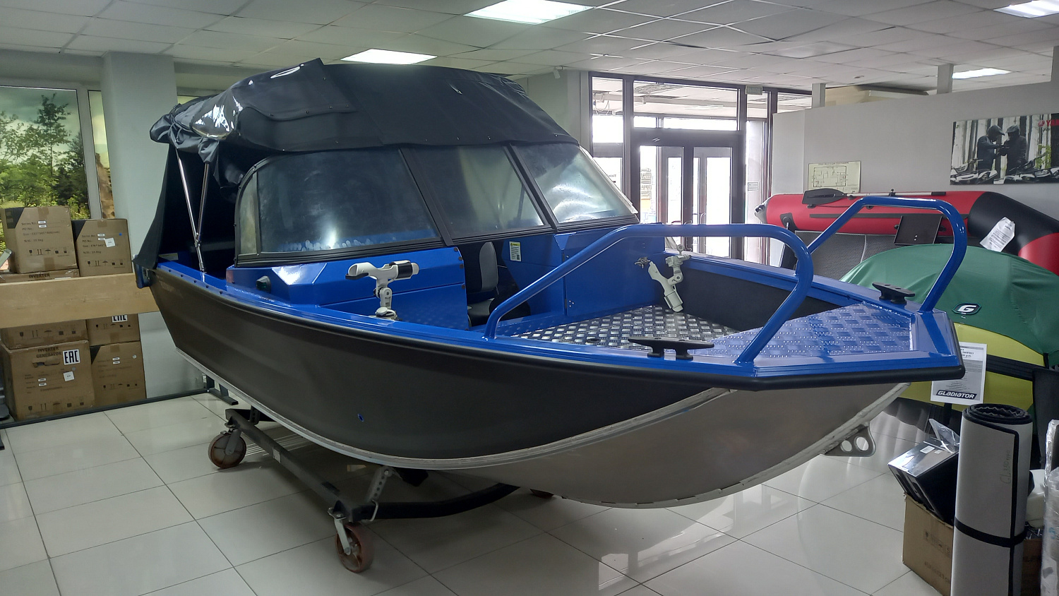 Лодка "Volzhanka 46 Fish" + доп.оборудование