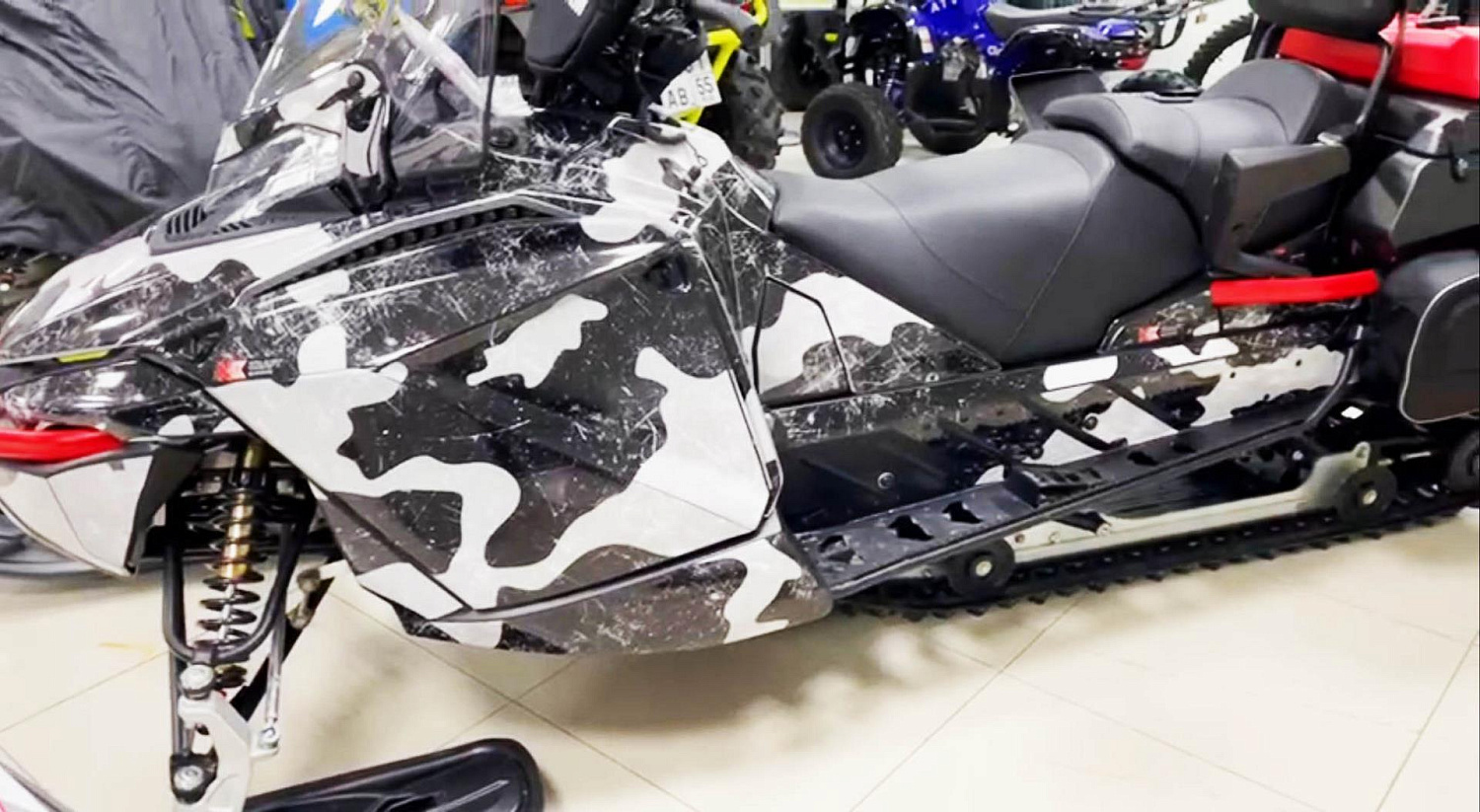 Оклейка бронированной пленкой снегохода  "FRONTIER 1000"