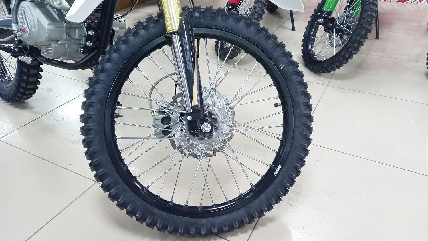 Мотоцикл эндуро BSE Z3 21/18 Gold Black