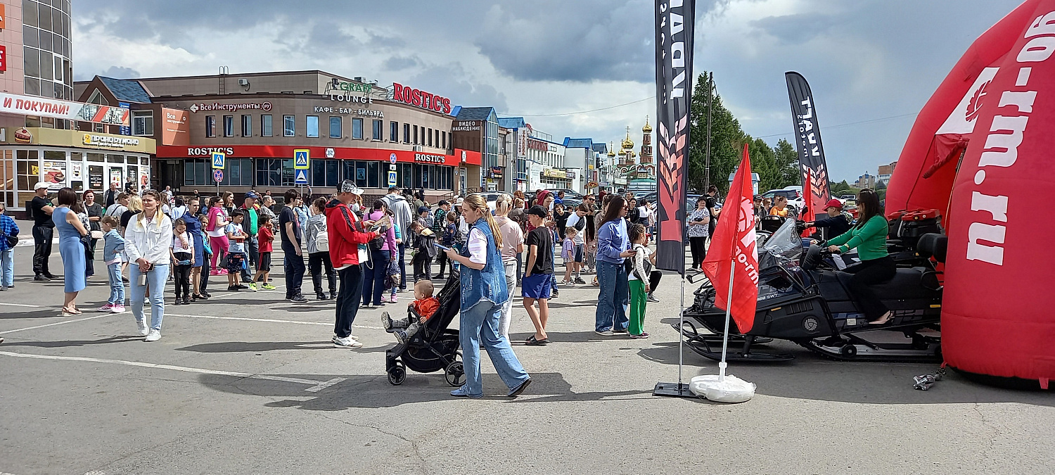 Благотворительный праздник под руководством общественной организации «Твой путь - Жизнь»