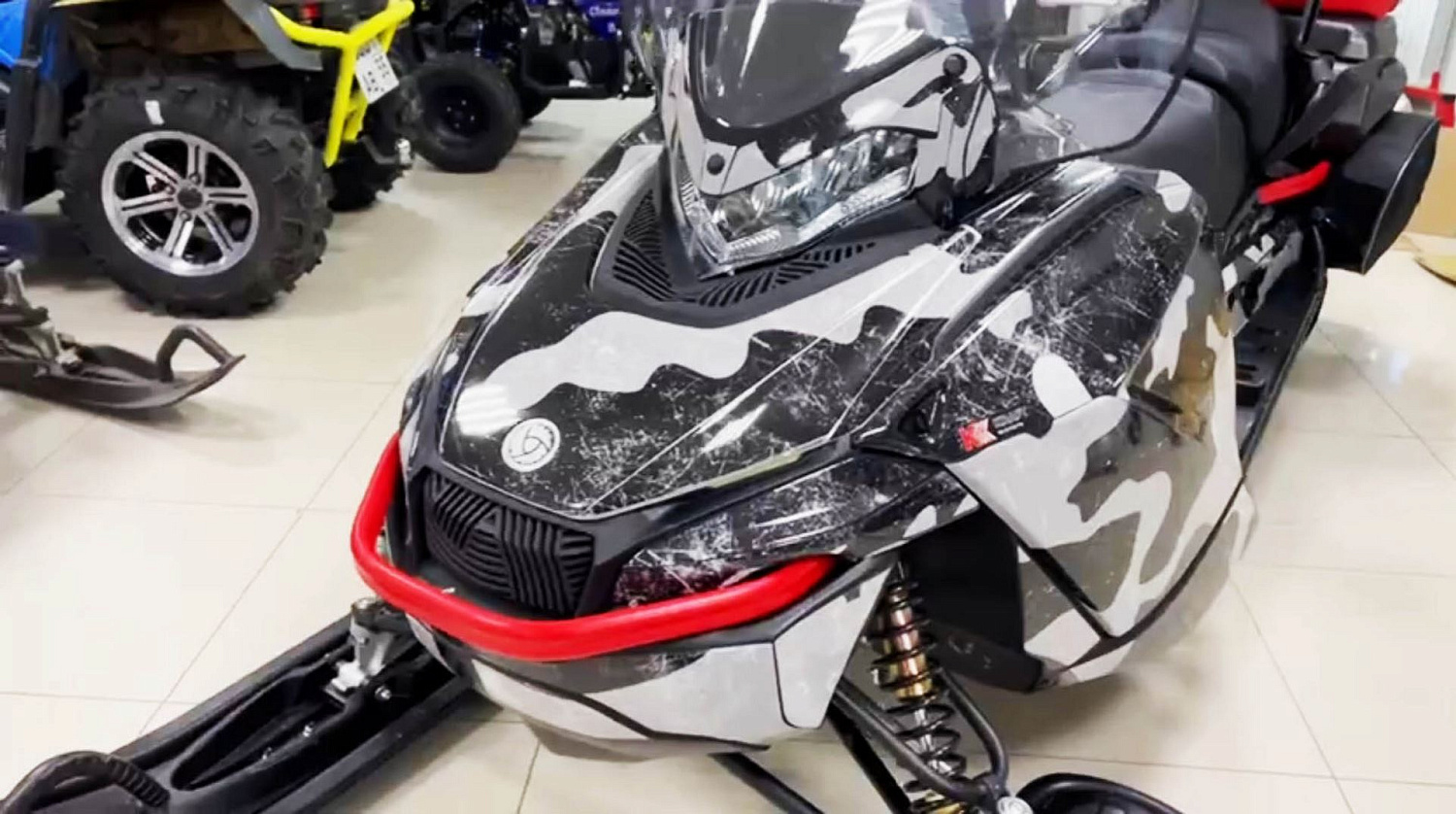 Оклейка бронированной пленкой снегохода  "FRONTIER 1000"