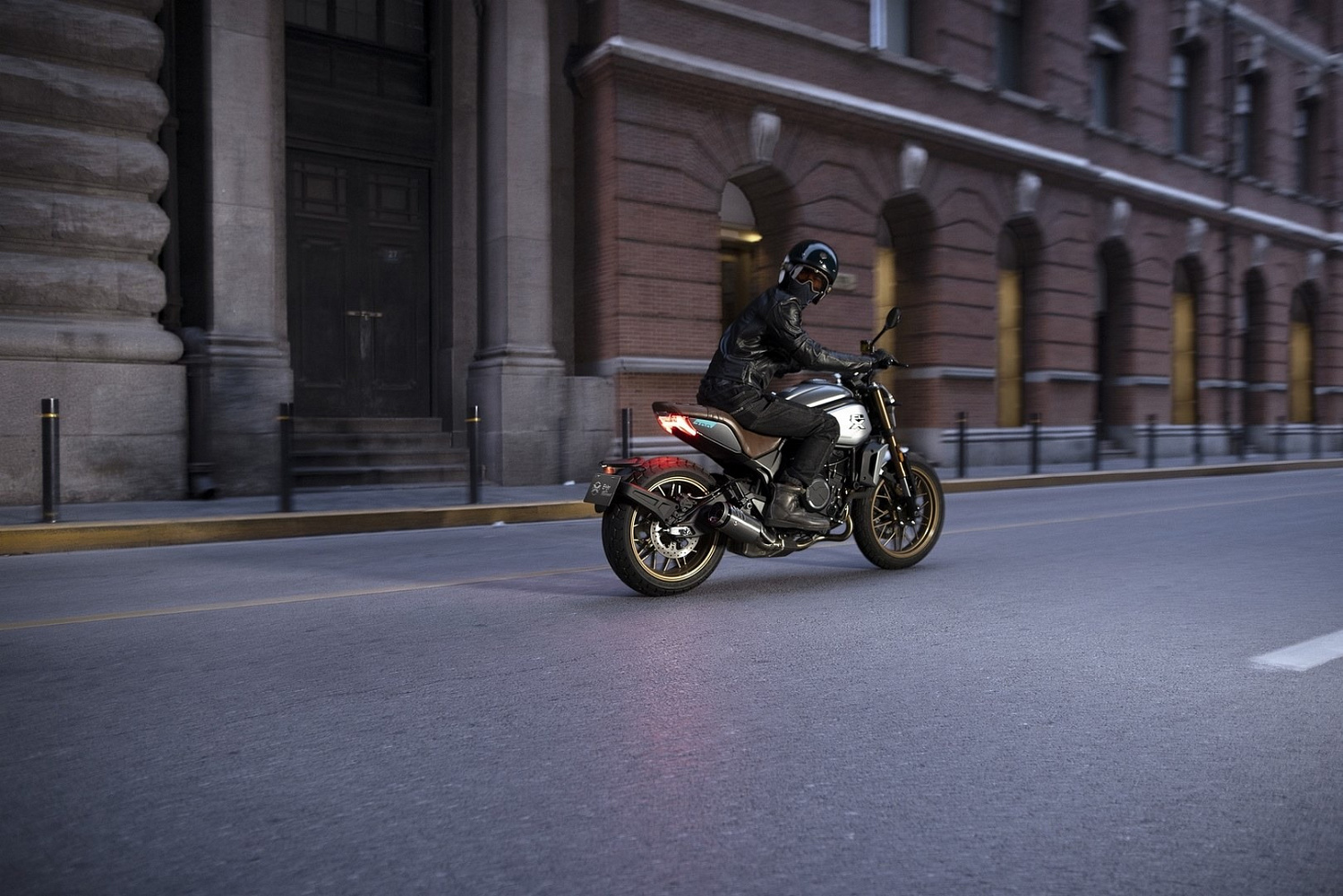 Мотоцикл CFMOTO 700CL-X Heritage (ABS)