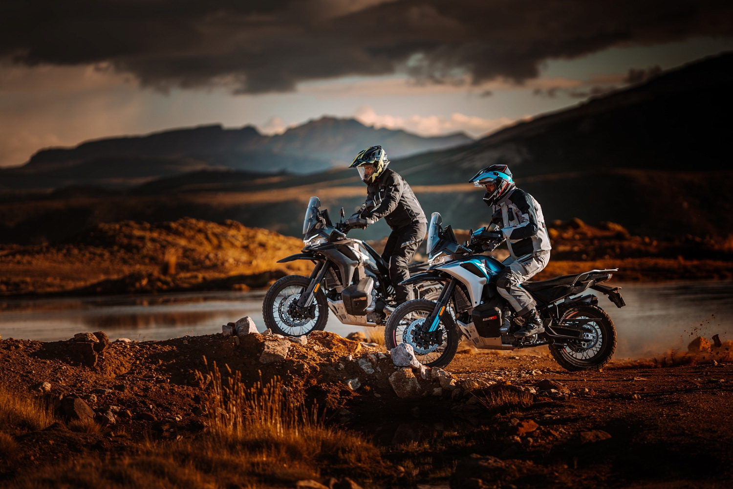 Новый CFMOTO 800MT-X в версиях - Sport и Touring: двойной удар по бездорожью!