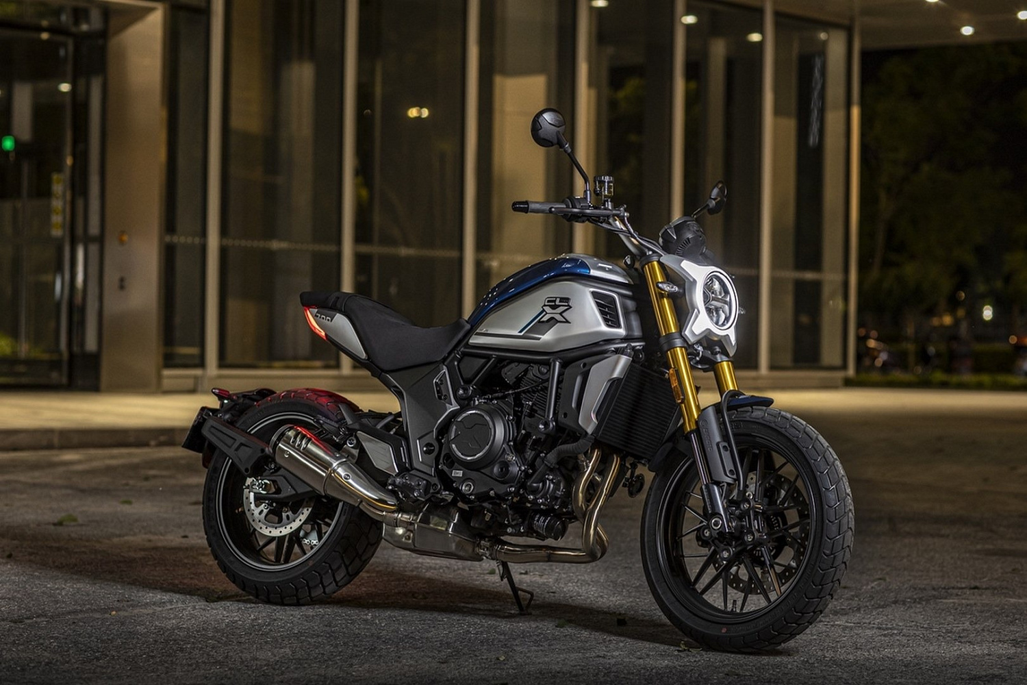 Мотоцикл CFMOTO 700CL-X Heritage (ABS)