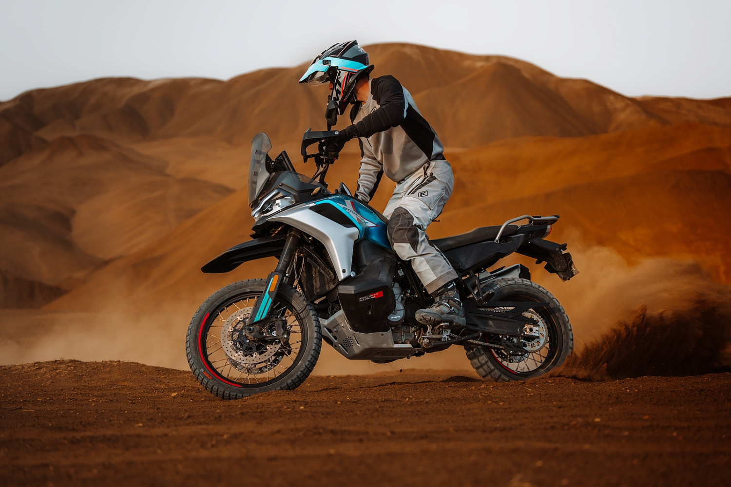 Новый CFMOTO 800MT-X в версиях - Sport и Touring: двойной удар по бездорожью!