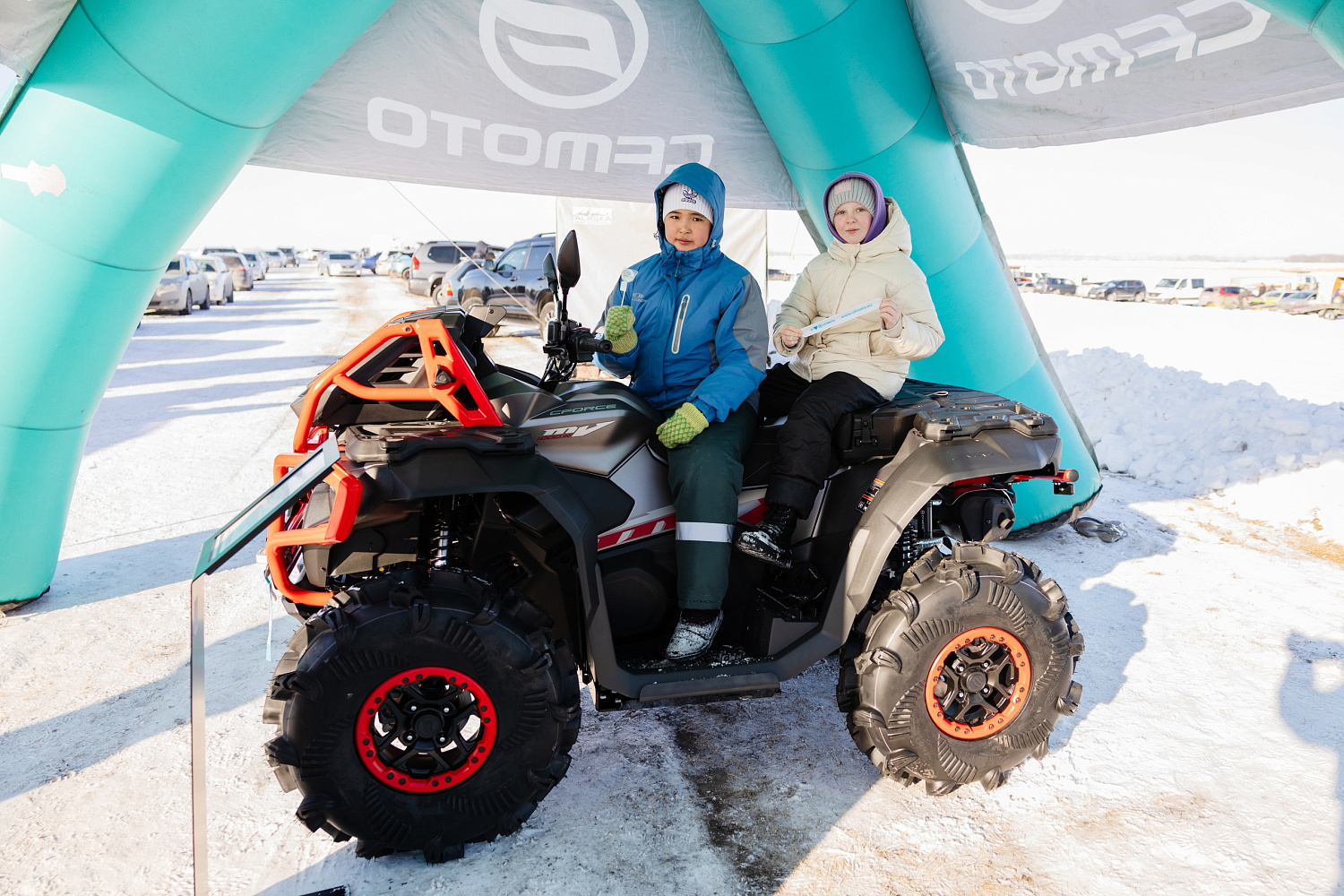 Новый CFMOTO CFORCE 1000 MV был представлен на Кубке России по трековым ледовым гонкам в Омске!