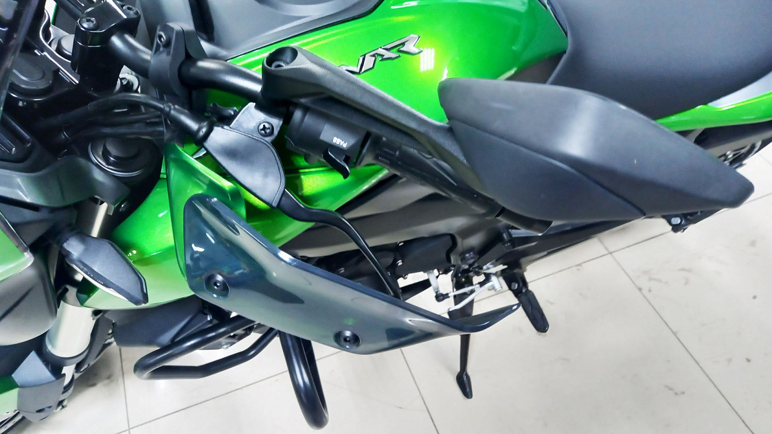 Стрит байк Bajaj Dominar 400 UG Touring