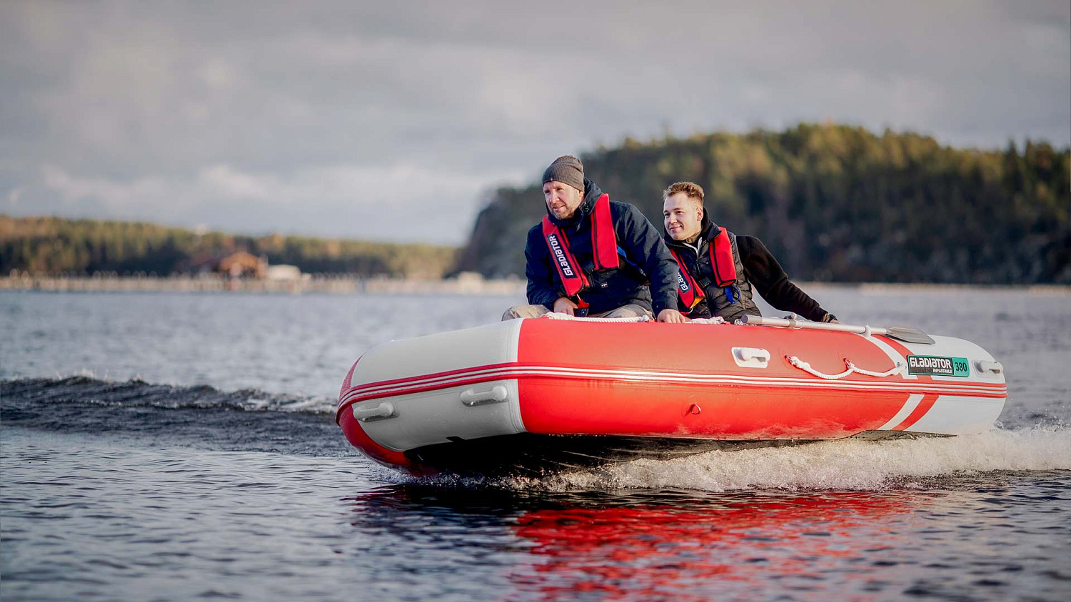 Надувная лодка ПВХ GLADIATOR E300S