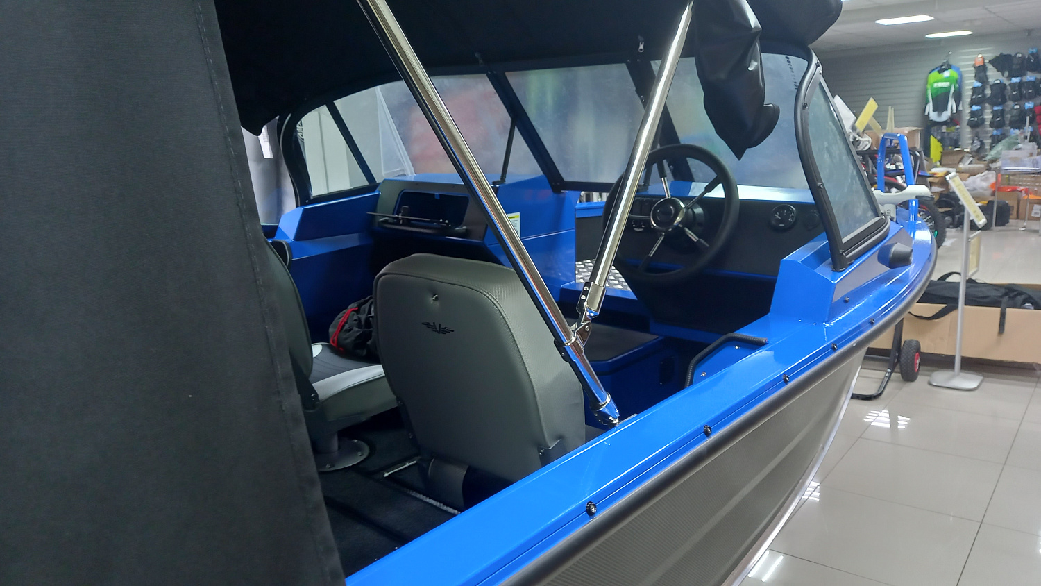 Лодка "Volzhanka 46 Fish" + доп.оборудование