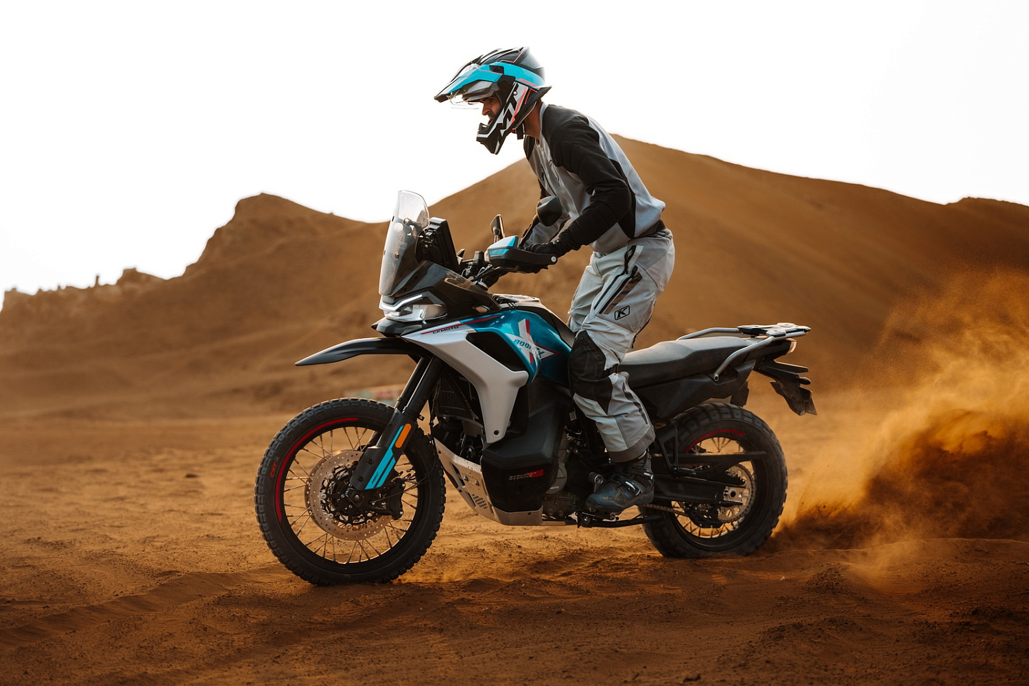 Новый CFMOTO 800MT-X в версиях - Sport и Touring: двойной удар по бездорожью!