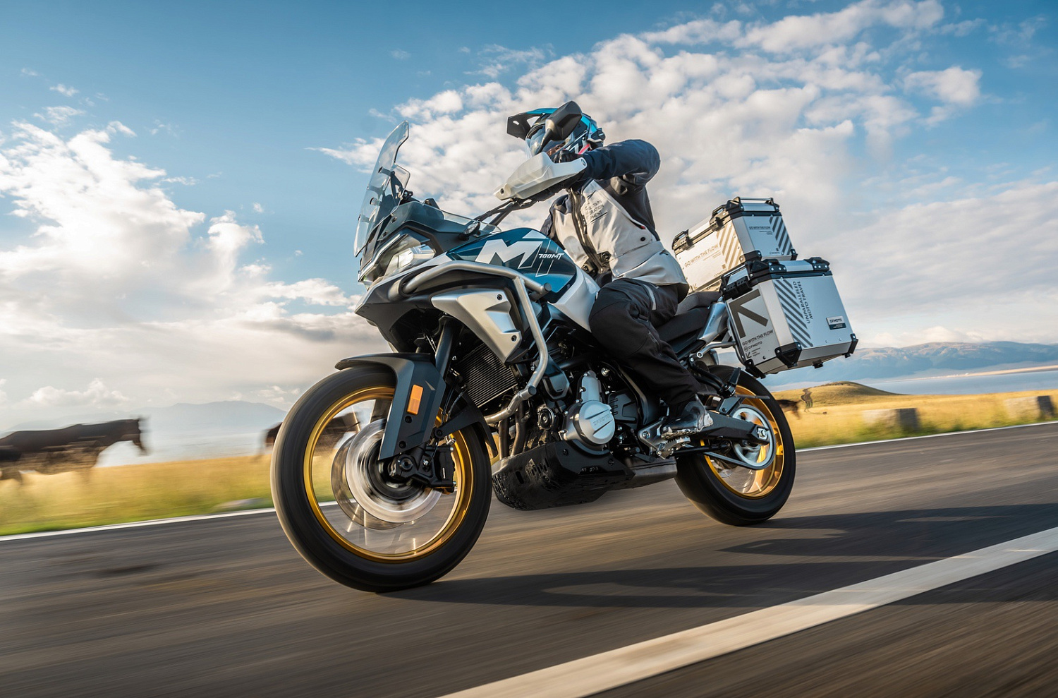 Новинка! Мотоцикл CFMOTO 700MT Advanced (ABS)