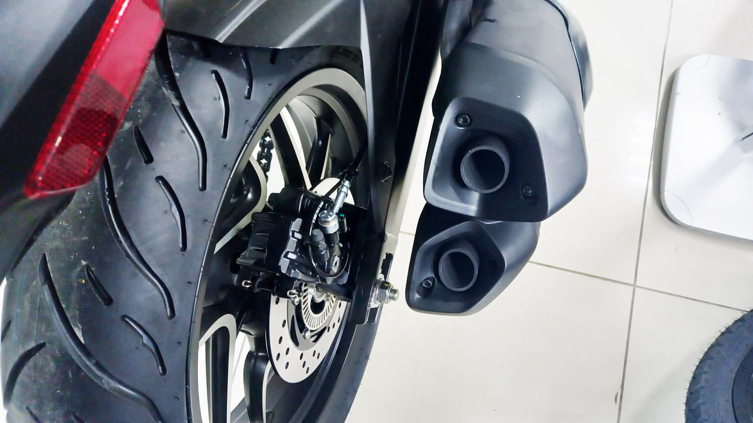 Стрит байк Bajaj Dominar 400 UG Touring