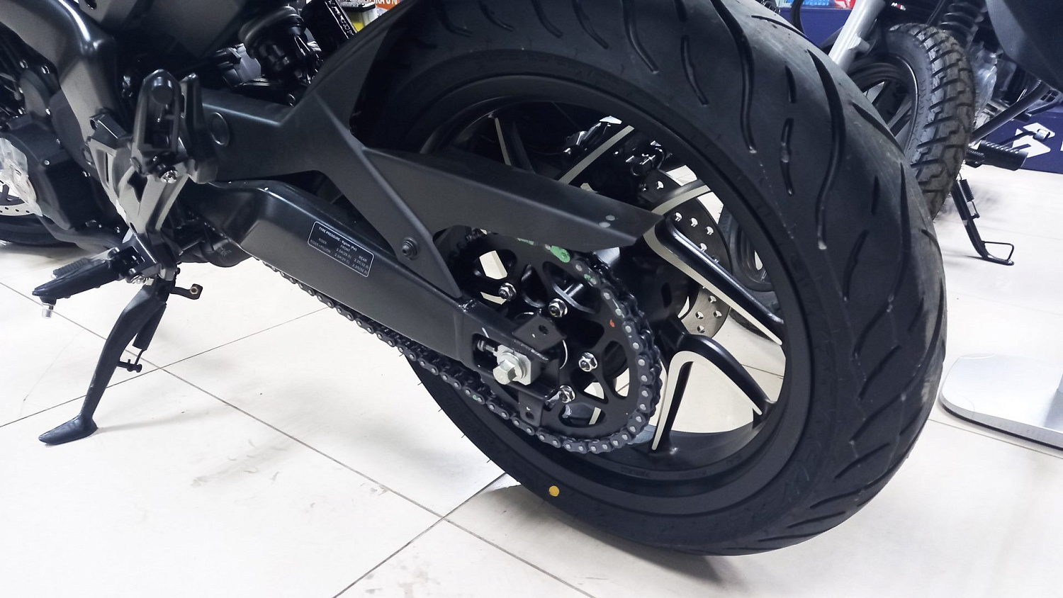 Стрит байк Bajaj Dominar 400 UG Touring