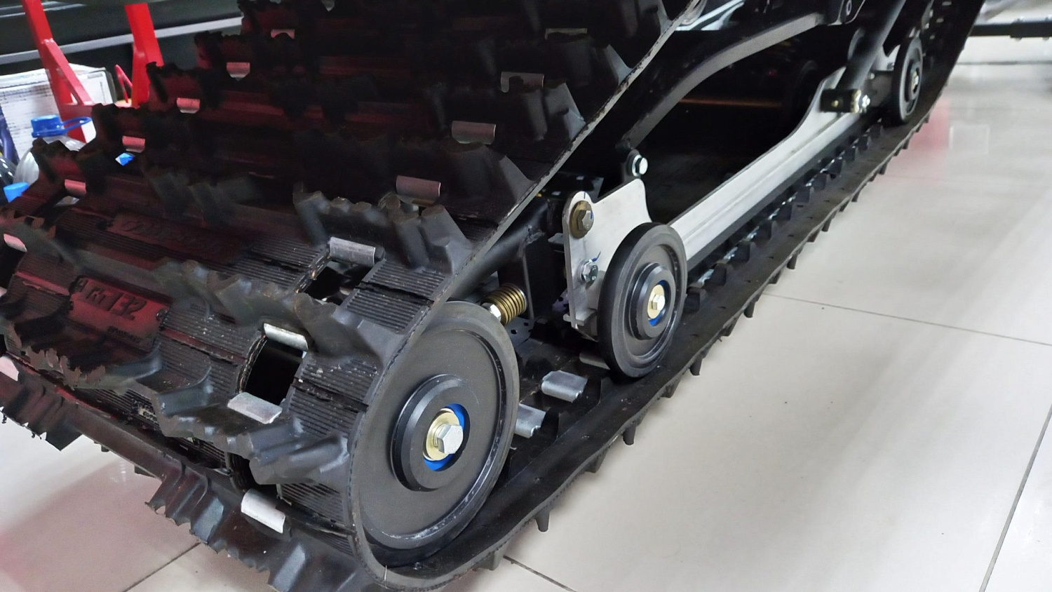 Cнегоход "FRONTIER 1000"