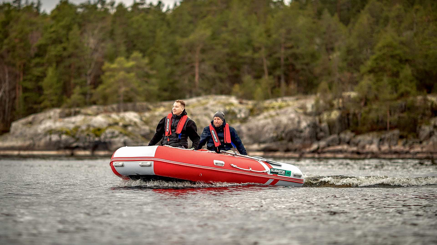 Надувная лодка ПВХ GLADIATOR E300S
