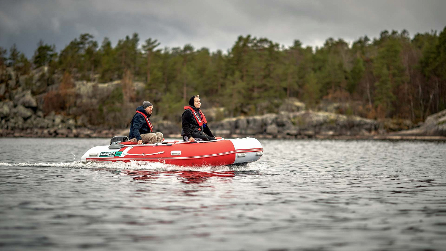 Надувная лодка ПВХ GLADIATOR E300S