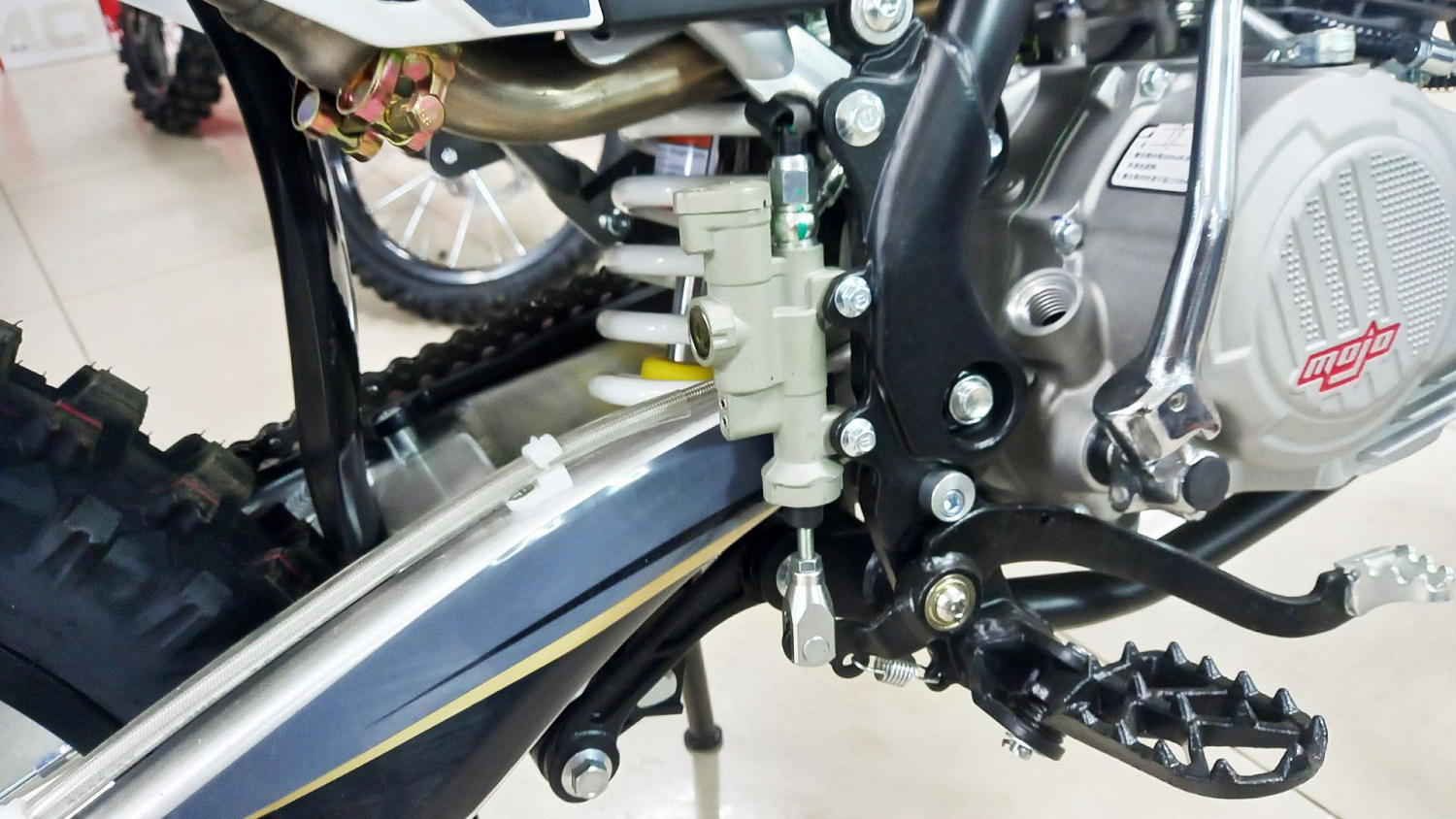 Мотоцикл эндуро BSE Z3 21/18 Gold Black