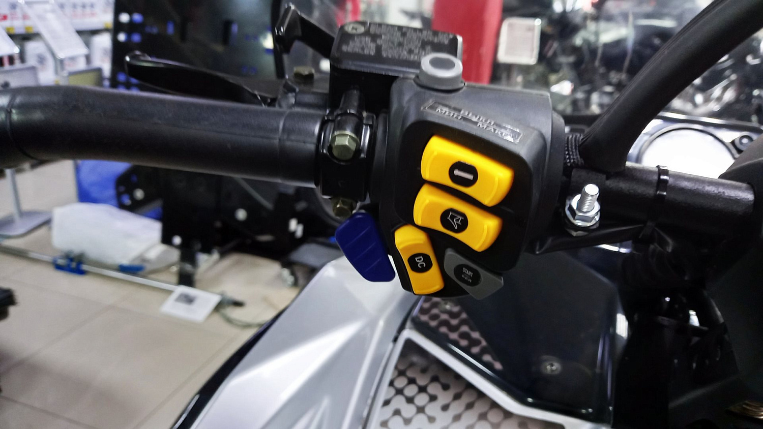 Cнегоход "FRONTIER 1000"