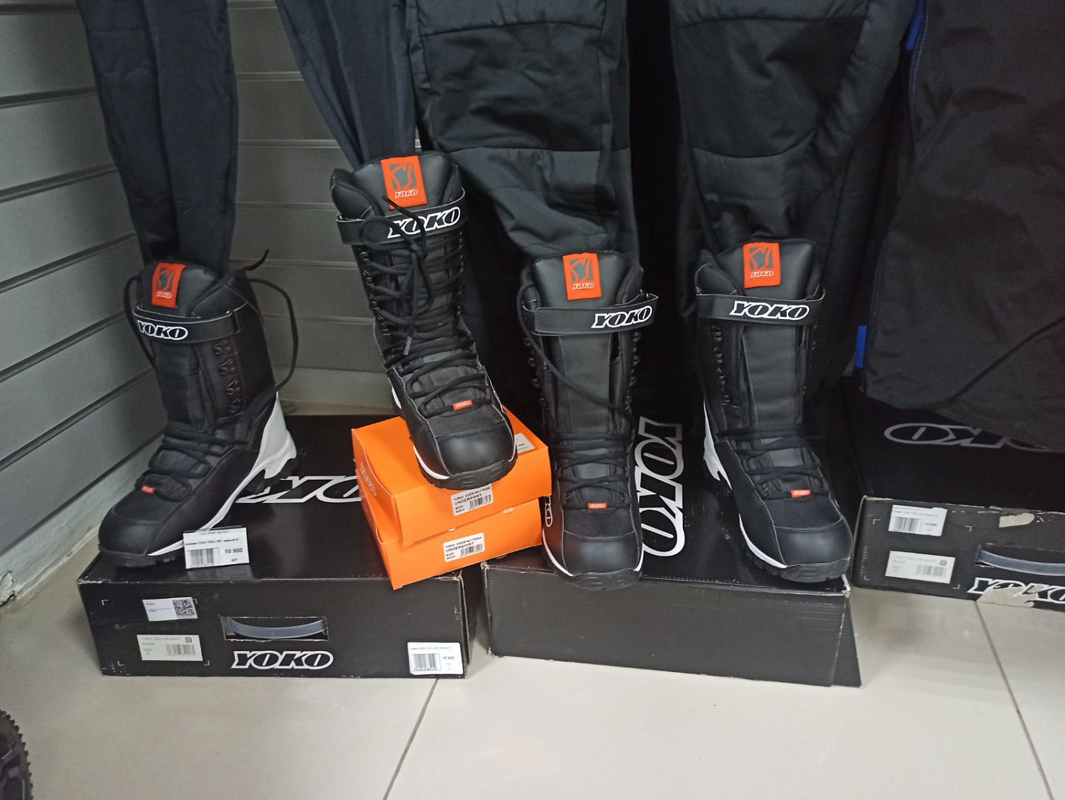 Новый приход одежды и обуви Yoko!