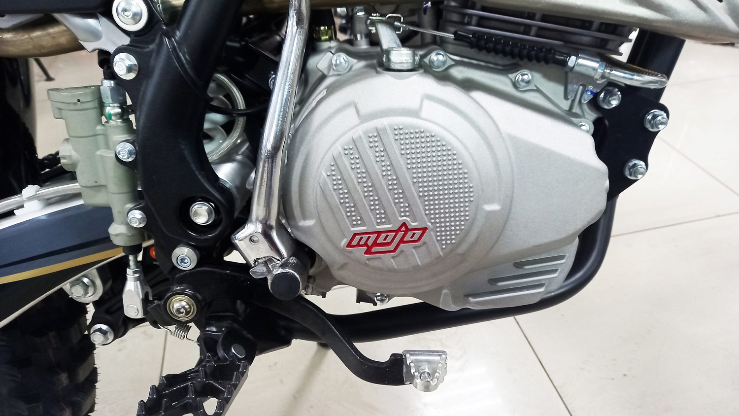 Мотоцикл эндуро BSE Z3 21/18 Gold Black