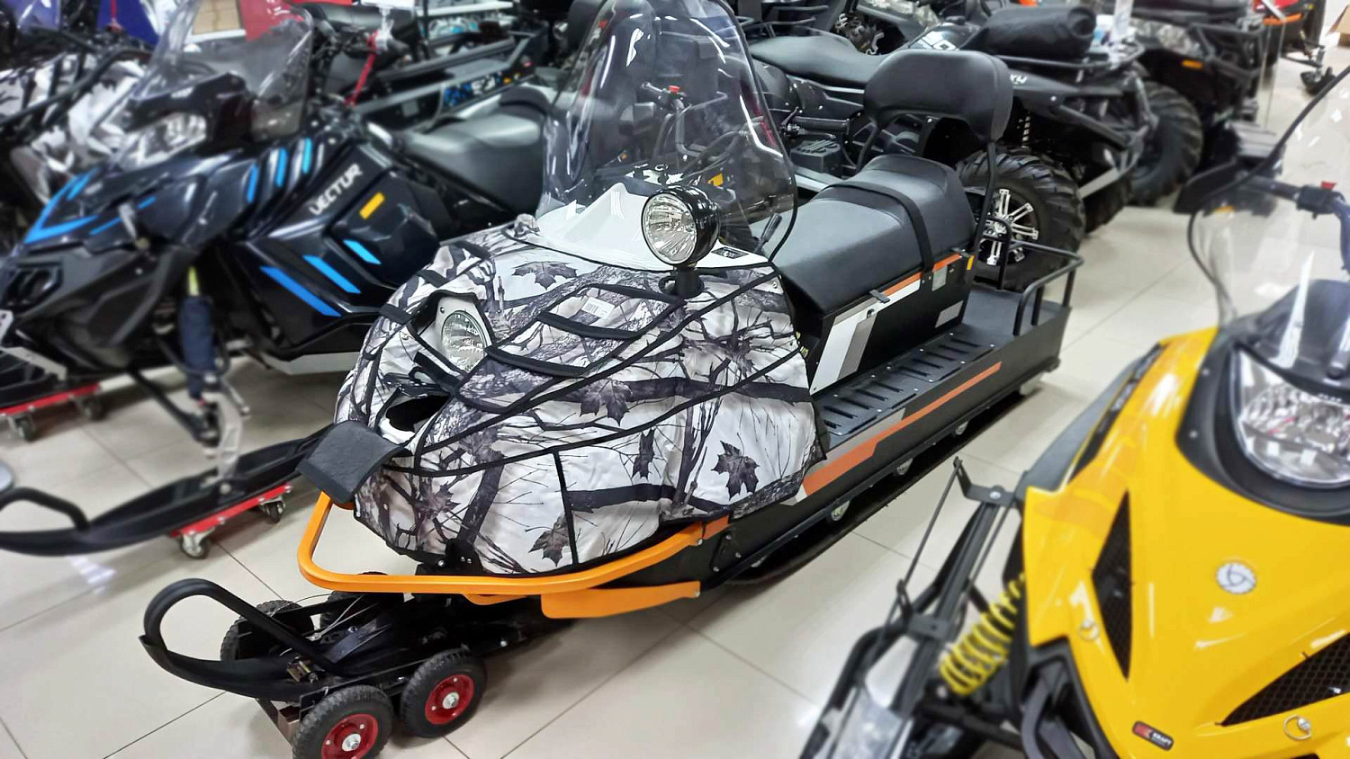 Cнегоход "БУРАН ЛИДЕР" АДЕ \ Русская Механика