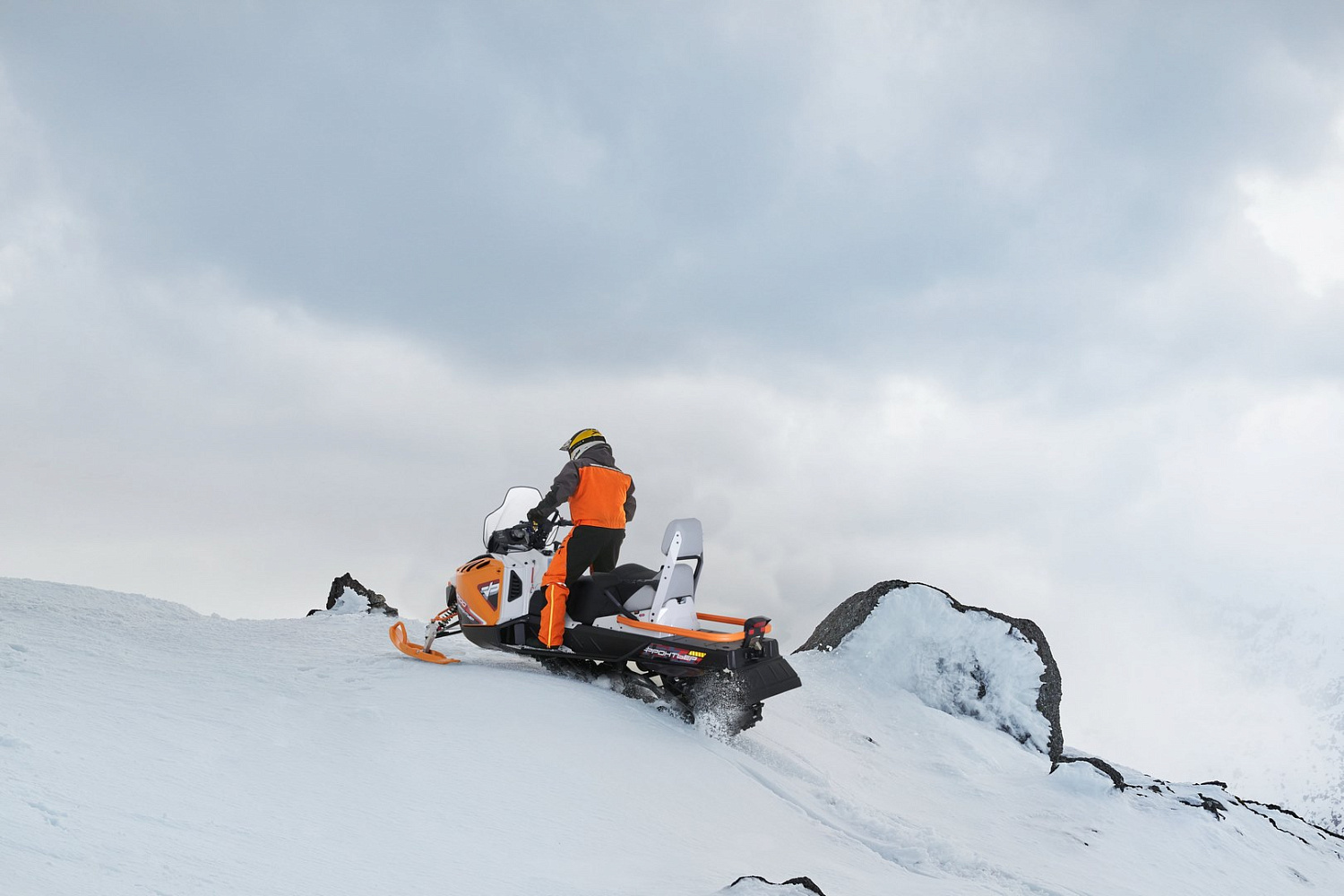 Cнегоход "FRONTIER 1000" лидер снежных приключений!