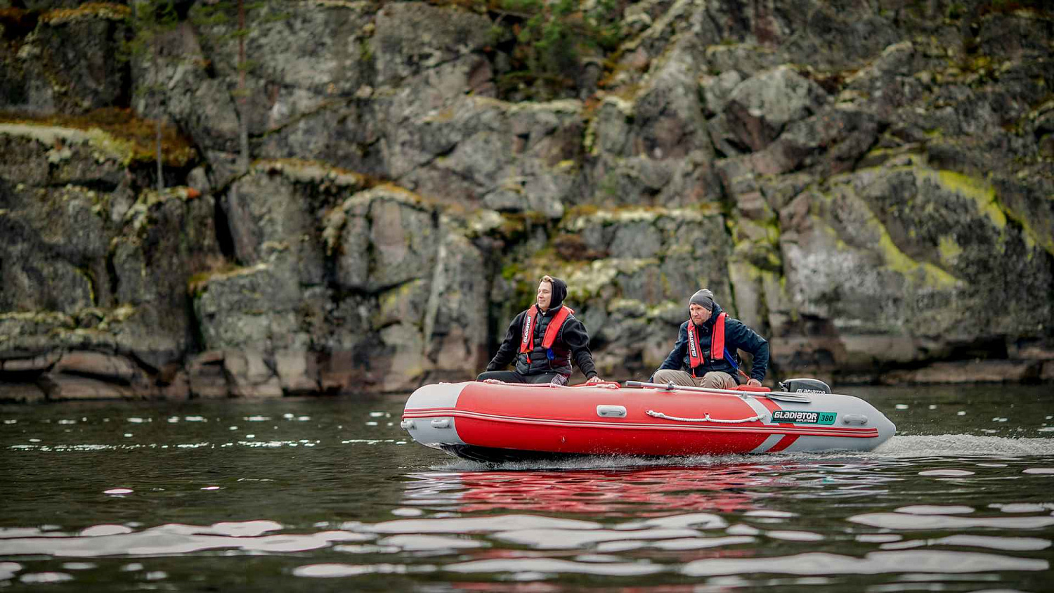 Надувная лодка ПВХ GLADIATOR E300S
