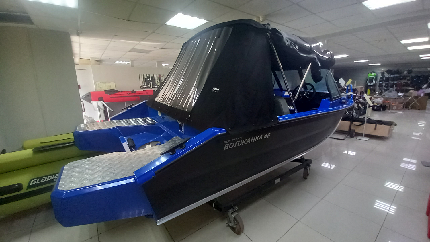 Лодка "Volzhanka 46 Fish" + доп.оборудование