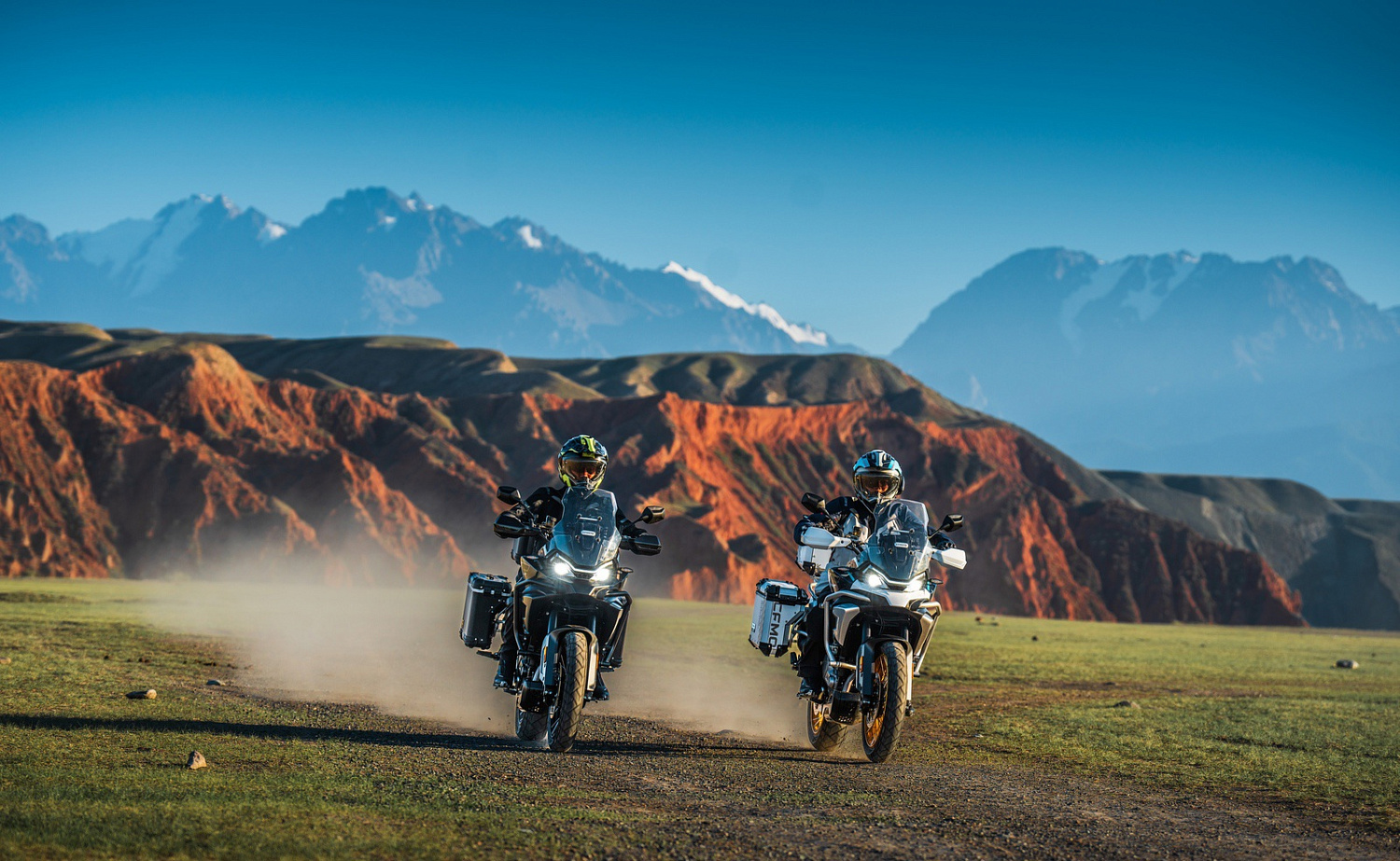 Новинка! Мотоцикл CFMOTO 700MT Advanced (ABS)