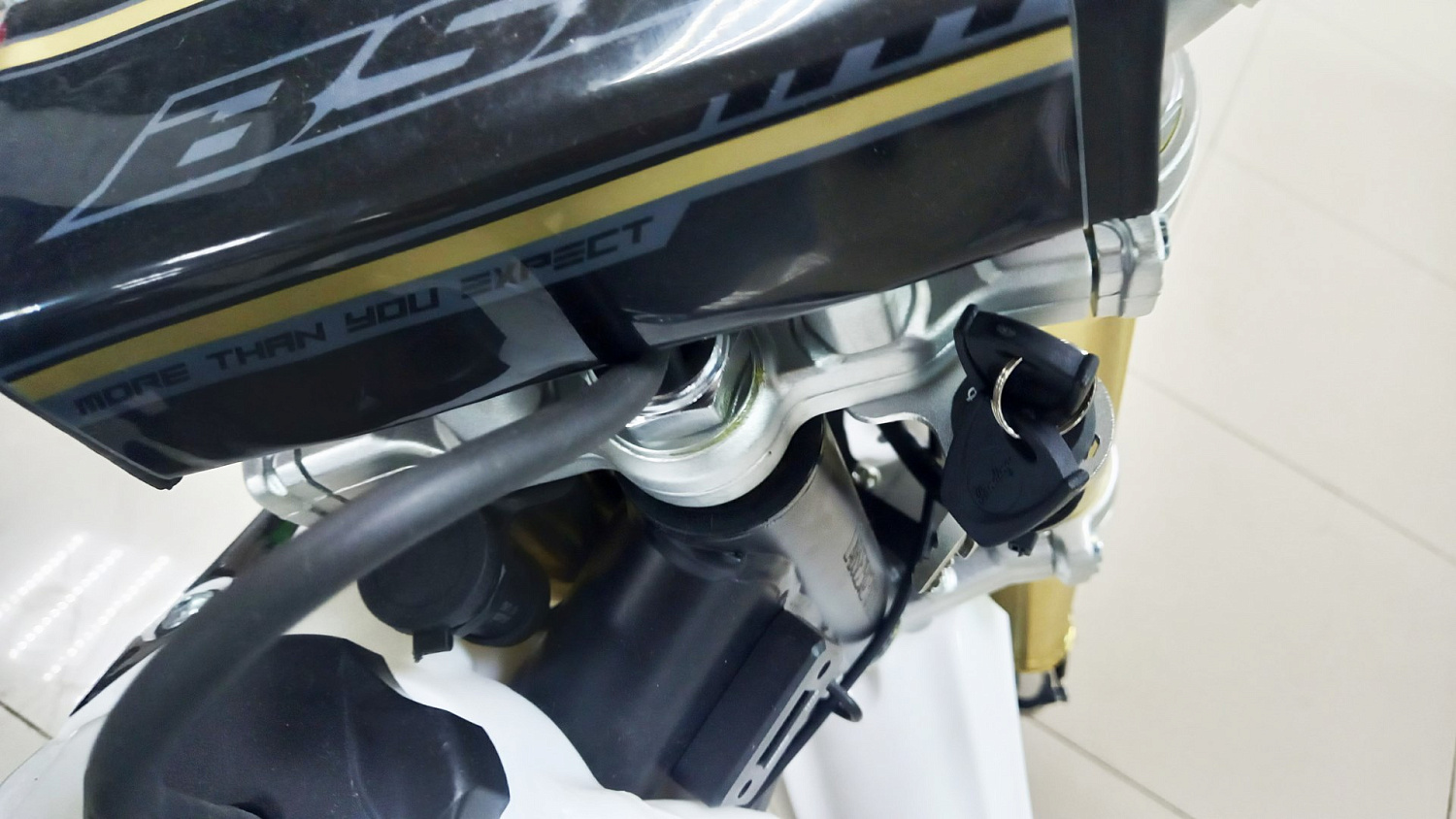 Мотоцикл эндуро BSE Z3 21/18 Gold Black