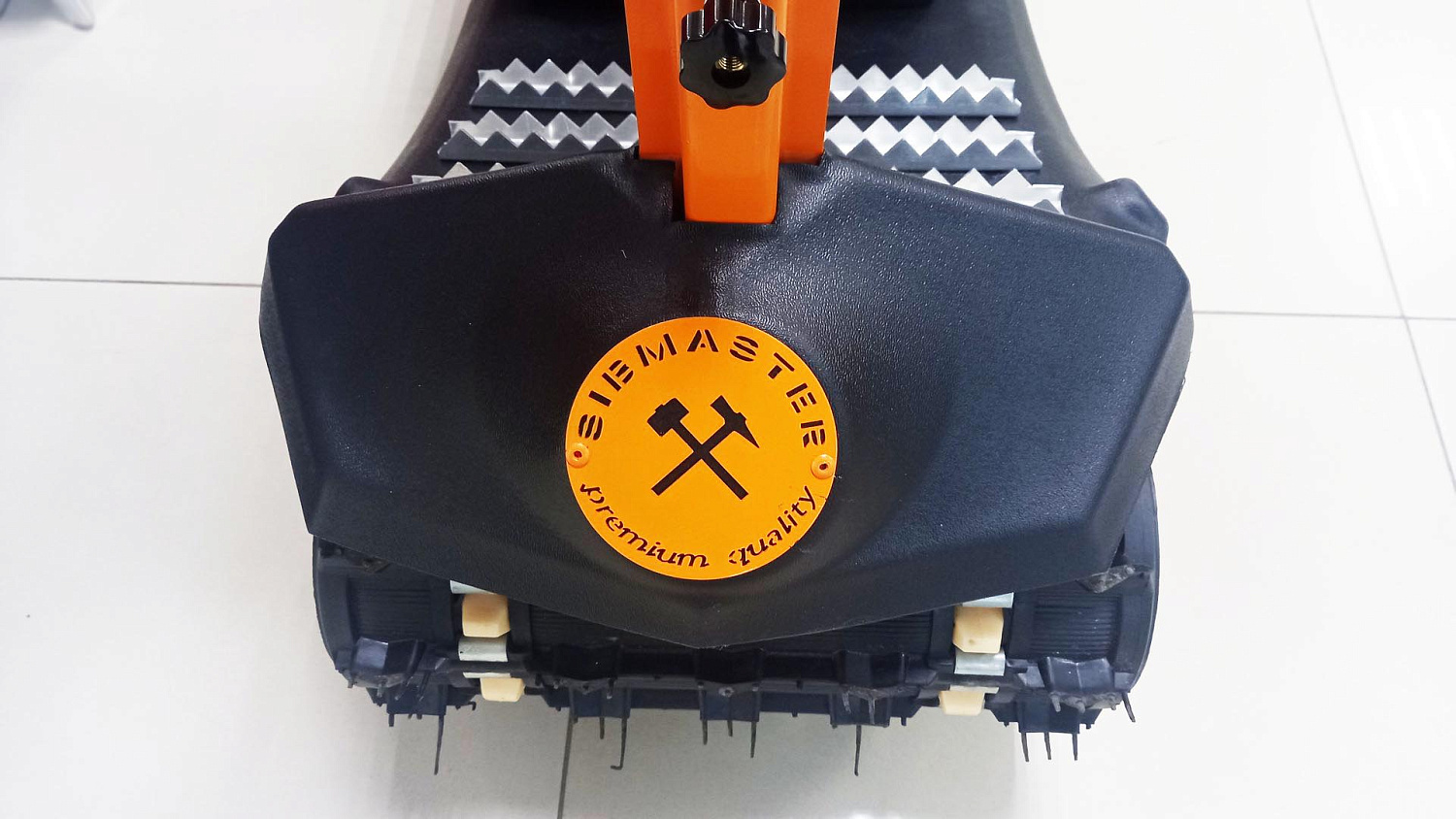 Мотосноуборд (двигатель 8 л.с.)