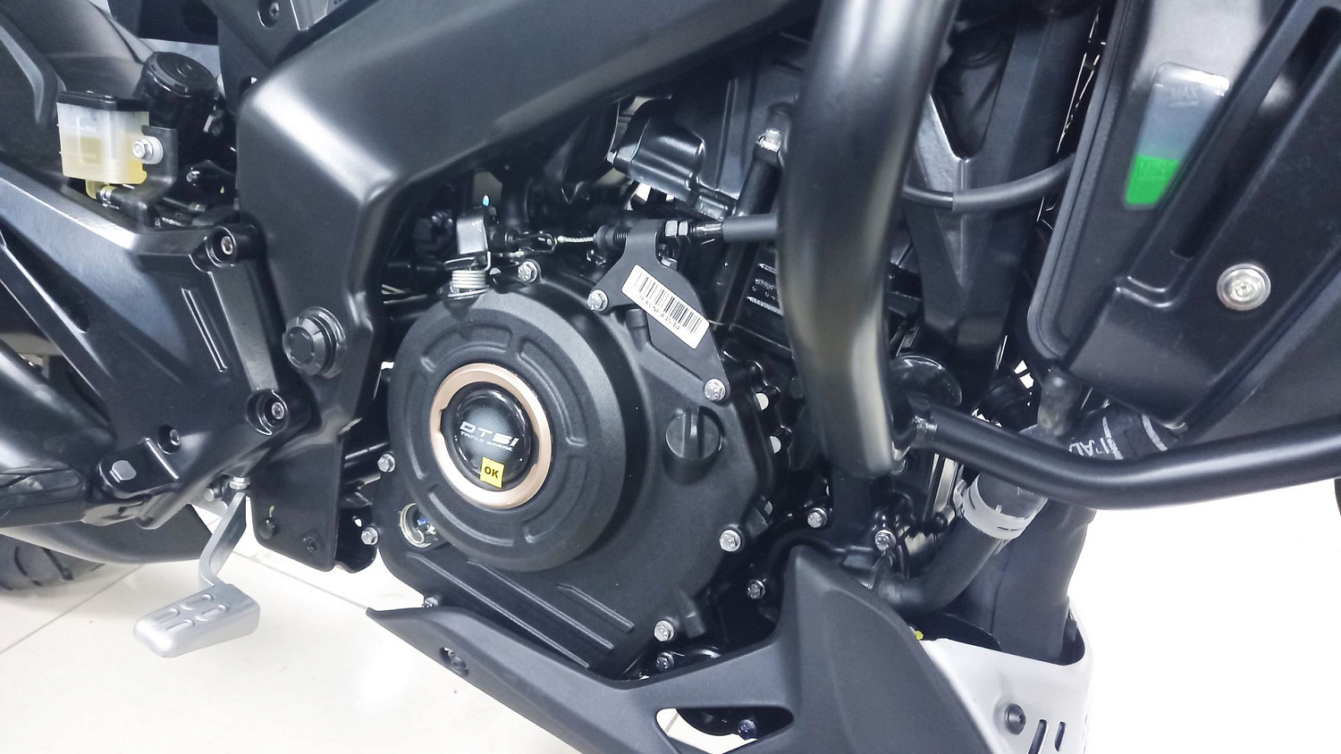 Стрит байк Bajaj Dominar 400 UG Touring