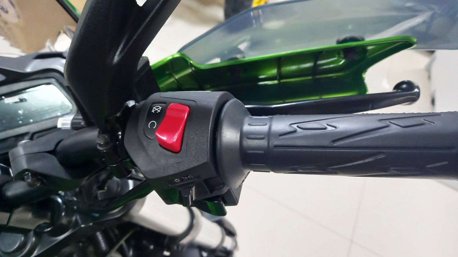 Стрит байк Bajaj Dominar 400 UG Touring