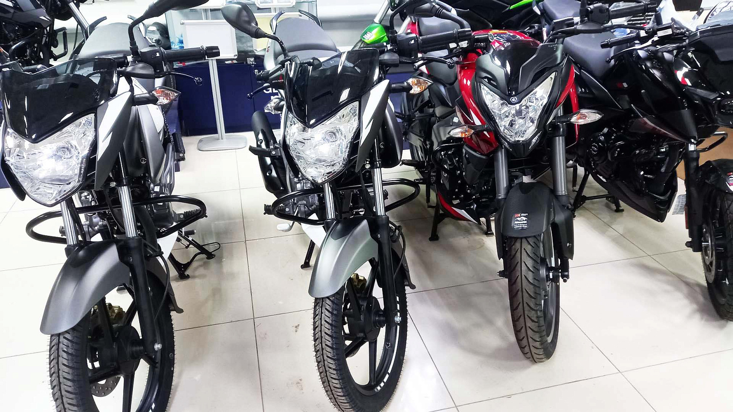 Акция Дивали 2024! Специальные цены на мотоциклы Bajaj