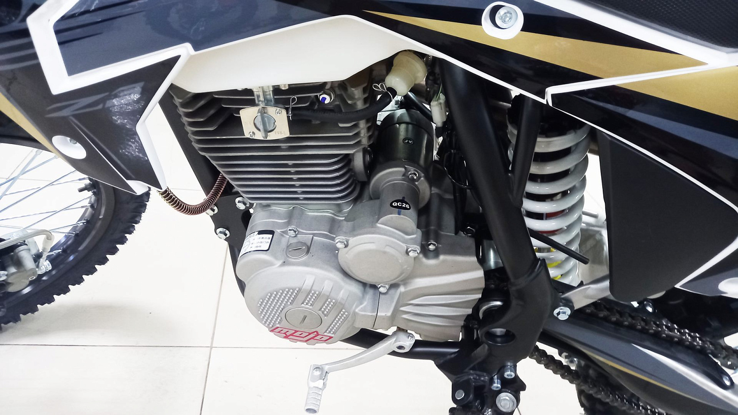 Мотоцикл эндуро BSE Z3 21/18 Gold Black